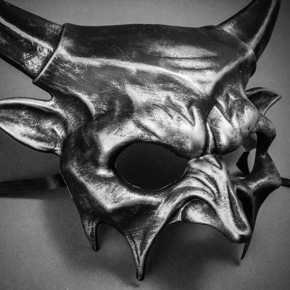 Black Silver Sharp Long Horn Devil Demon Masquerade Wedding Halloween Party Mask - Picture 3 of 3